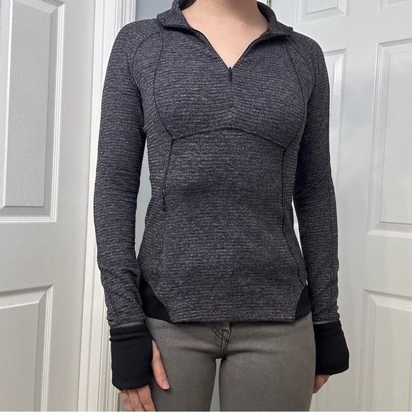 Lululemon Sweatshirt Pullover Top Gray Black Gym Athletic Runderful Size 4 Small - Picture 1 of 7